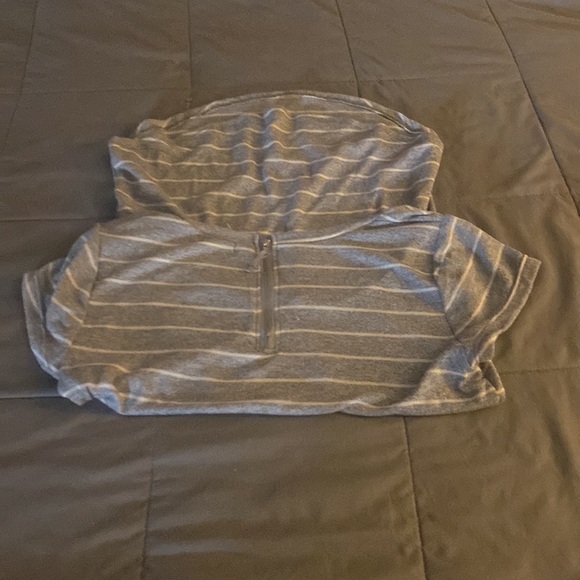 Women’s short sleeve shirt size large - Picture 6 of 6